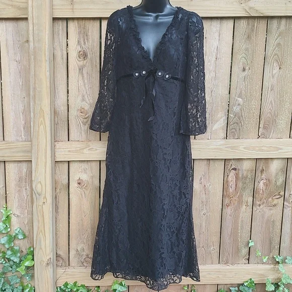 Vera Wang | Dresses | Vera Wang Black Lace Midi Dress | Poshmark Vera Wang | Dresses | Vera Wang Black Lace Midi Dress | Poshmark